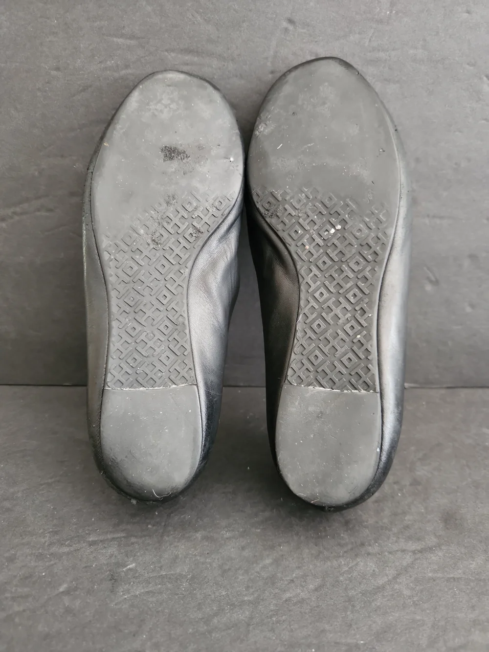 Tory Burch Black Leather Round Toe Comfort Slip-On Ballet Womens Flats Size 7.5